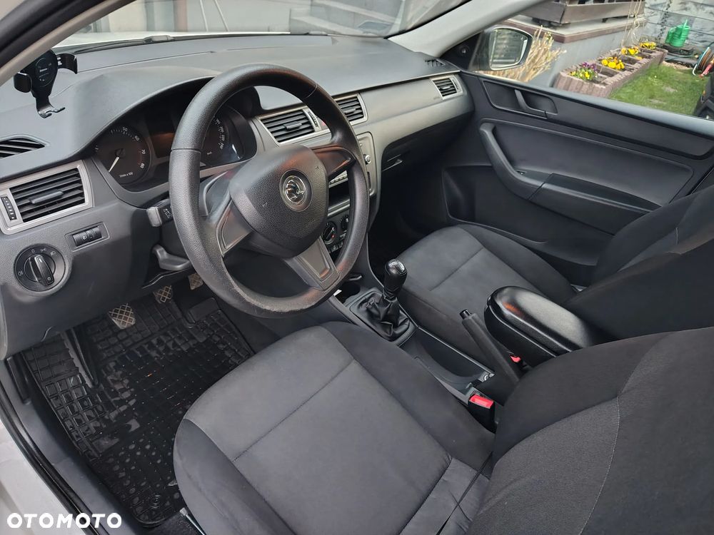 Skoda RAPID 1.2 TSI Active - 17