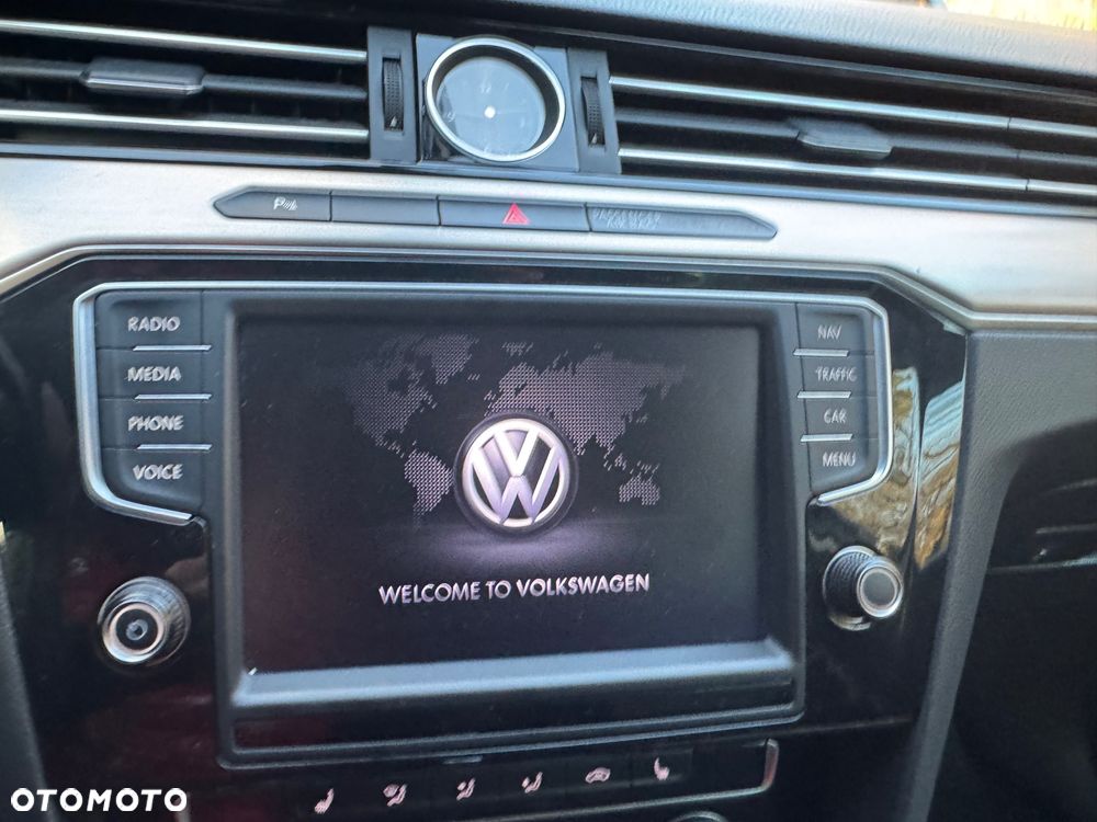 Volkswagen Passat 2.0 TDI SCR DSG Highline - 27