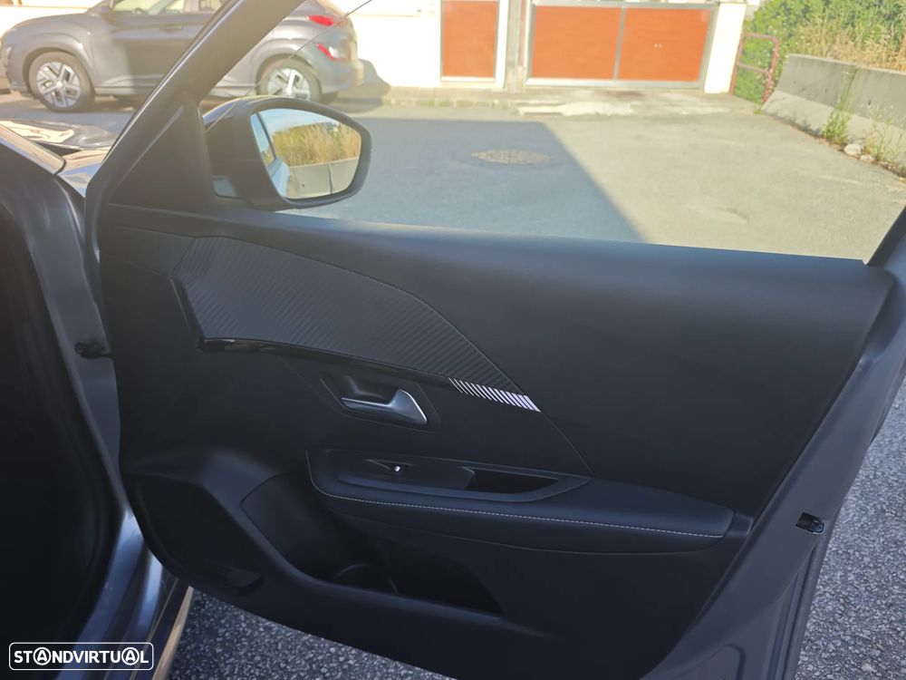 Peugeot e-208 Allure - 42