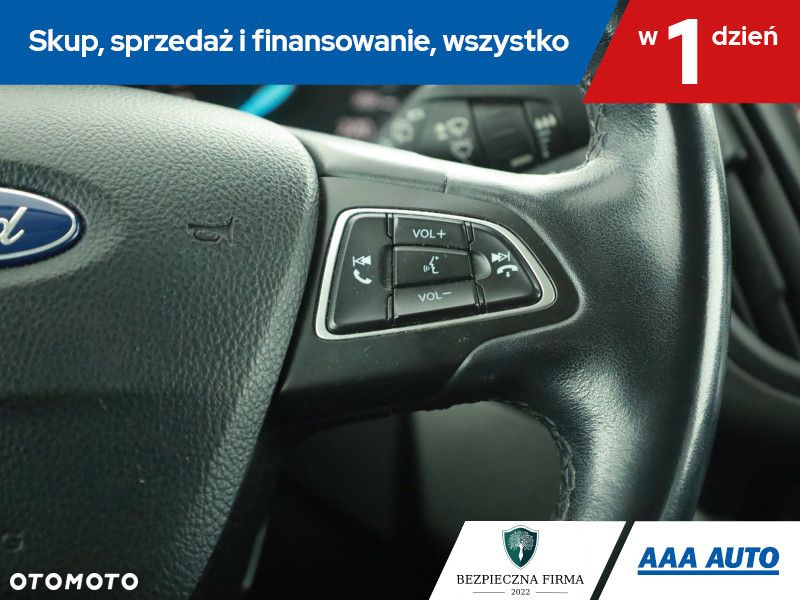 Ford Kuga - 17