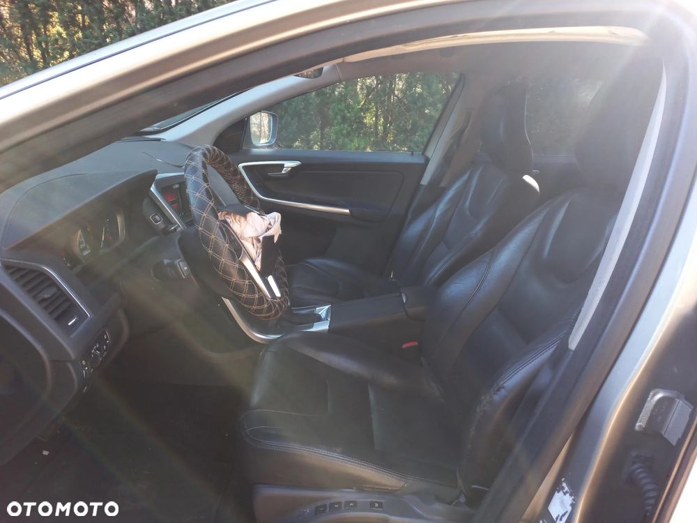 Volvo XC 60 D4 Geartronic Momentum - 9