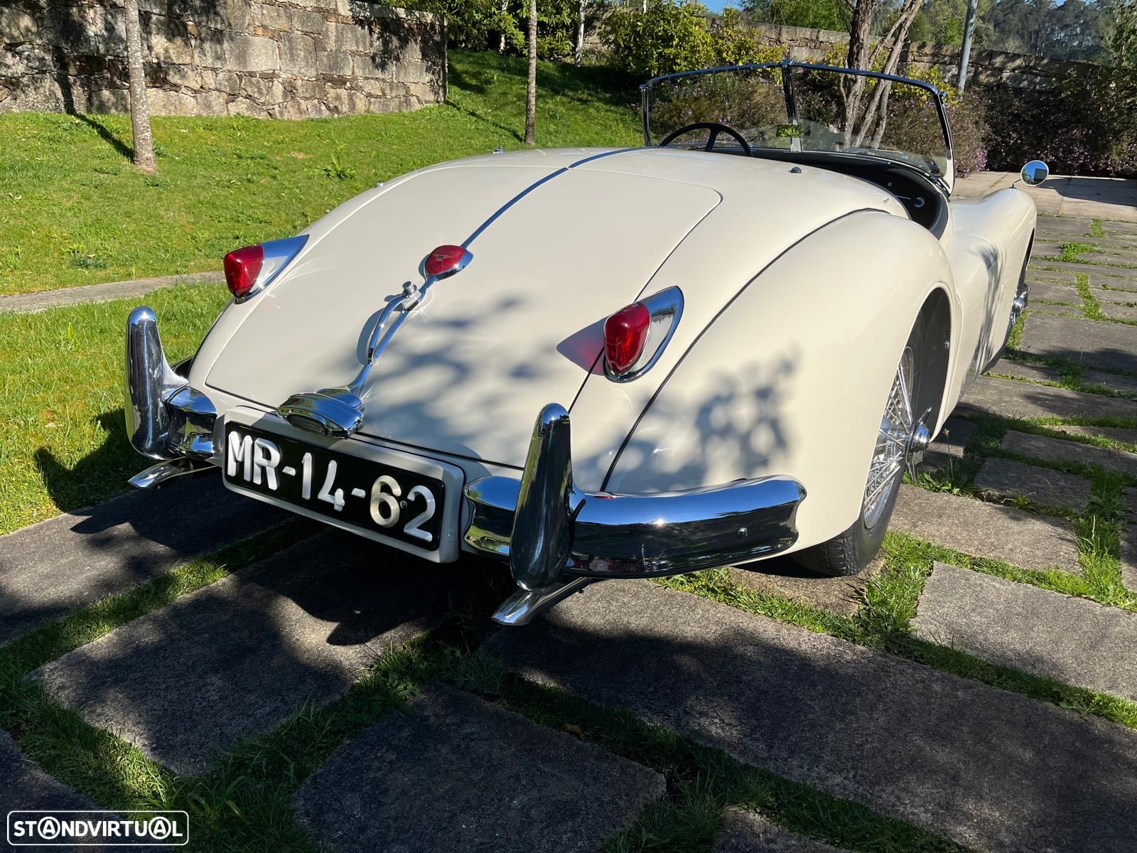 Jaguar XK140 - 15