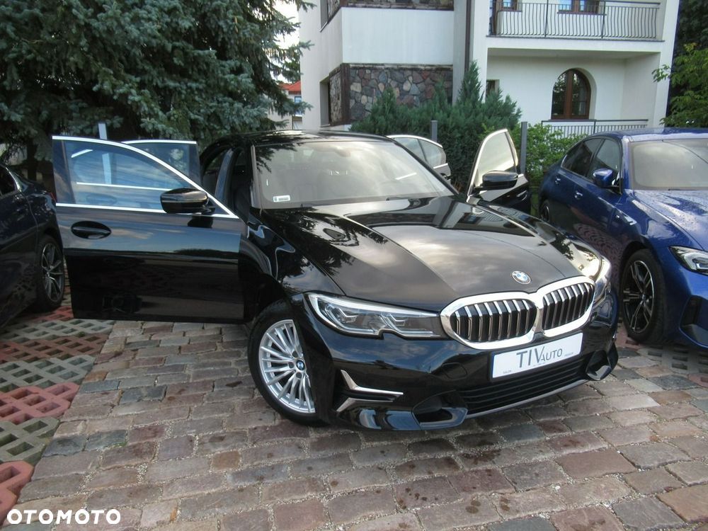 BMW Seria 3 320i Luxury Line - 40