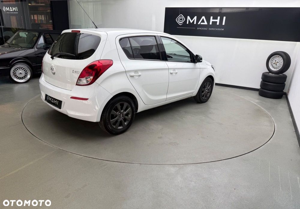 Hyundai i20 - 12