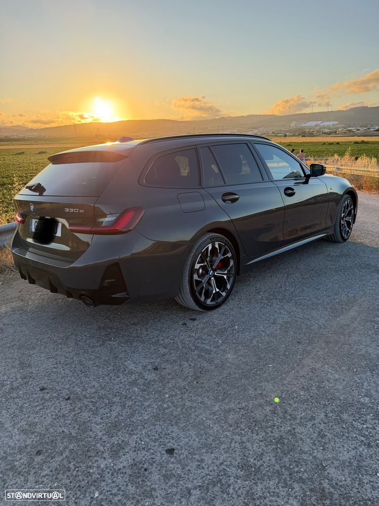 BMW 330 e Pack Desportivo M Pro Auto - 19