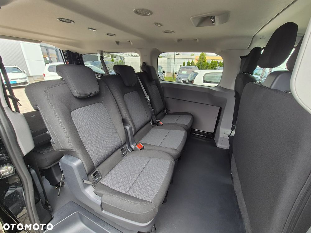 Volkswagen Transporter Kombi L2H1 M1 4Motion - 23