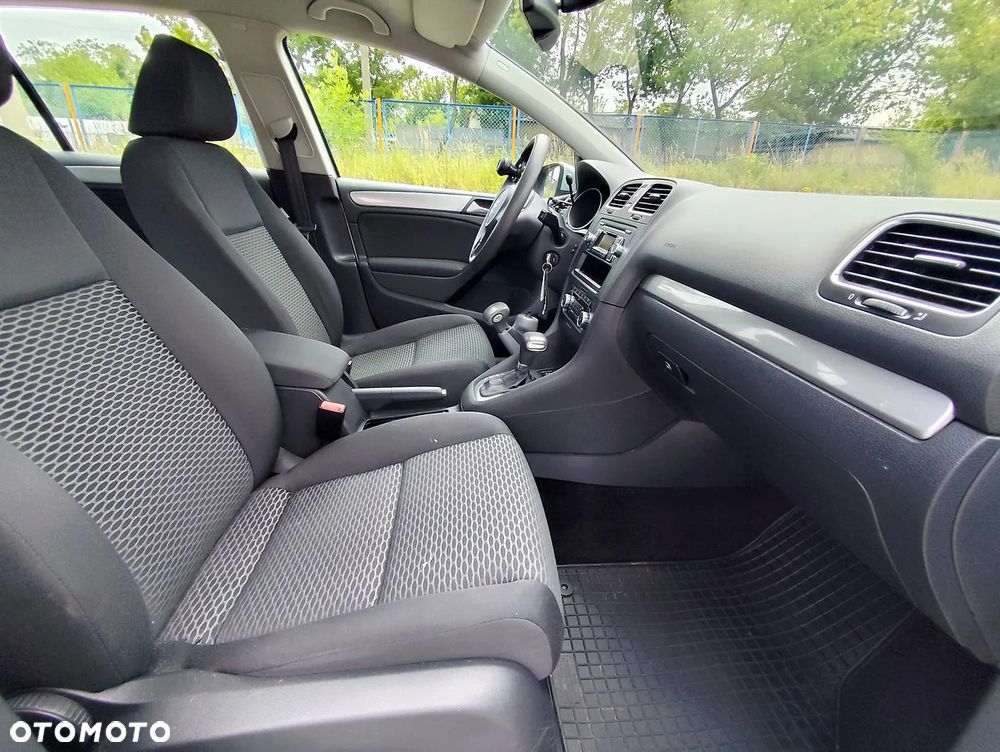 Volkswagen Golf - 10