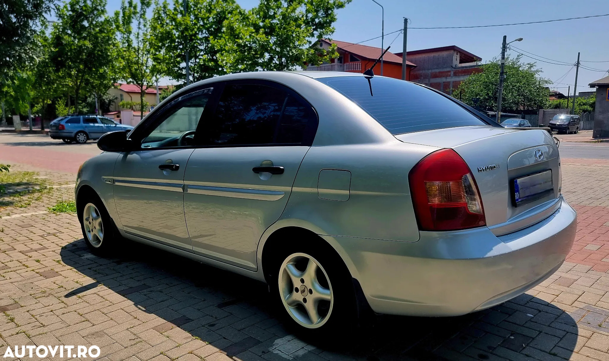 Hyundai Accent - 9