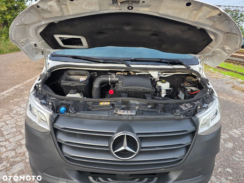 Mercedes-Benz Sprinter - 20