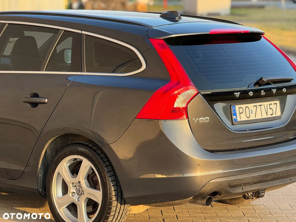 Volvo V60 D3 Geartronic Momentum - 26