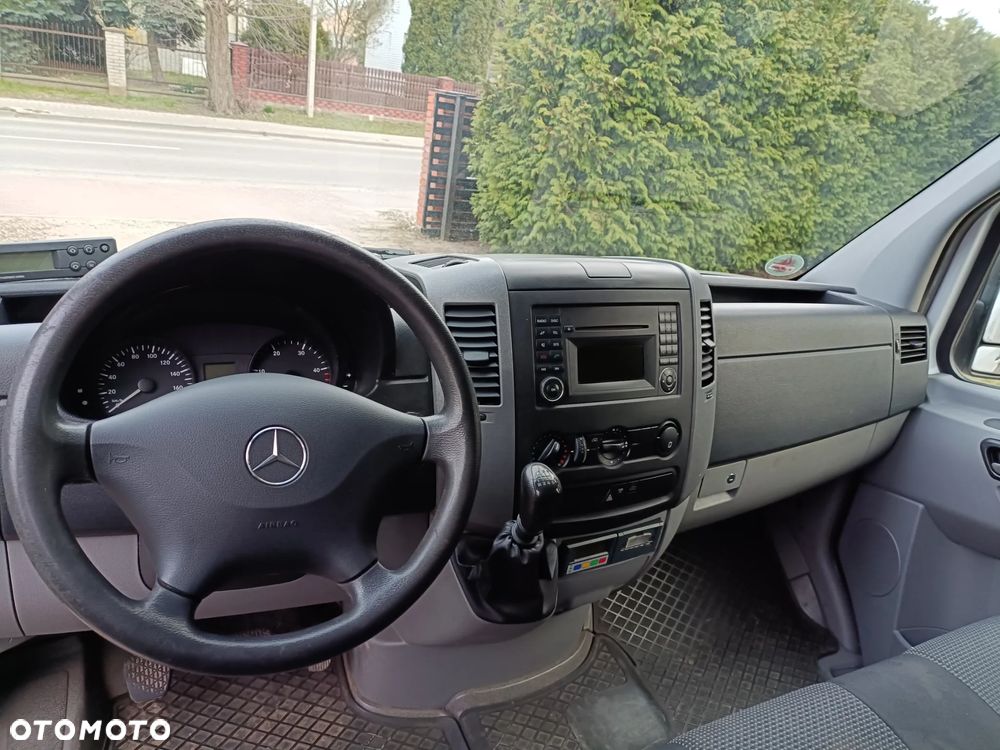 Mercedes-Benz Sprinter - 13