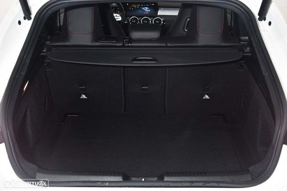 Mercedes-Benz CLA 180 - 12