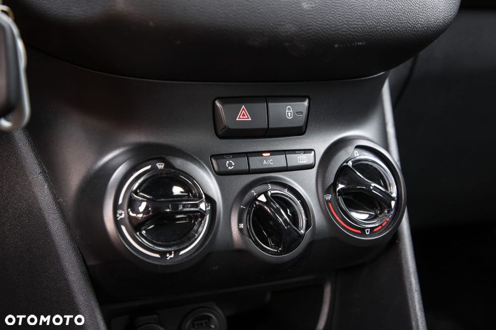 Peugeot 208 - 29