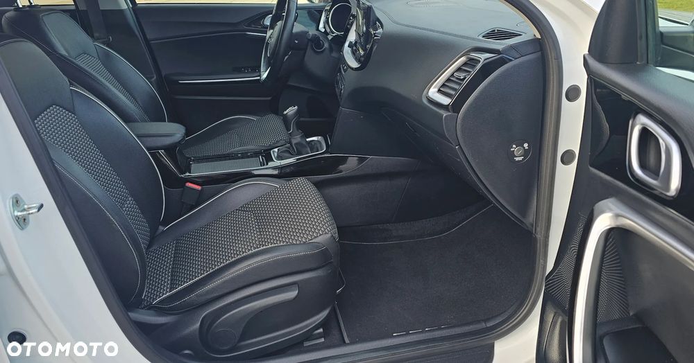 Kia Ceed 1.5 T-GDI OPF Platinum Edition - 17