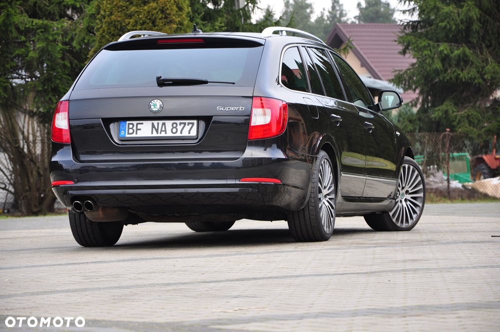 Skoda Superb 2.0 TDI L&K DSG - 17