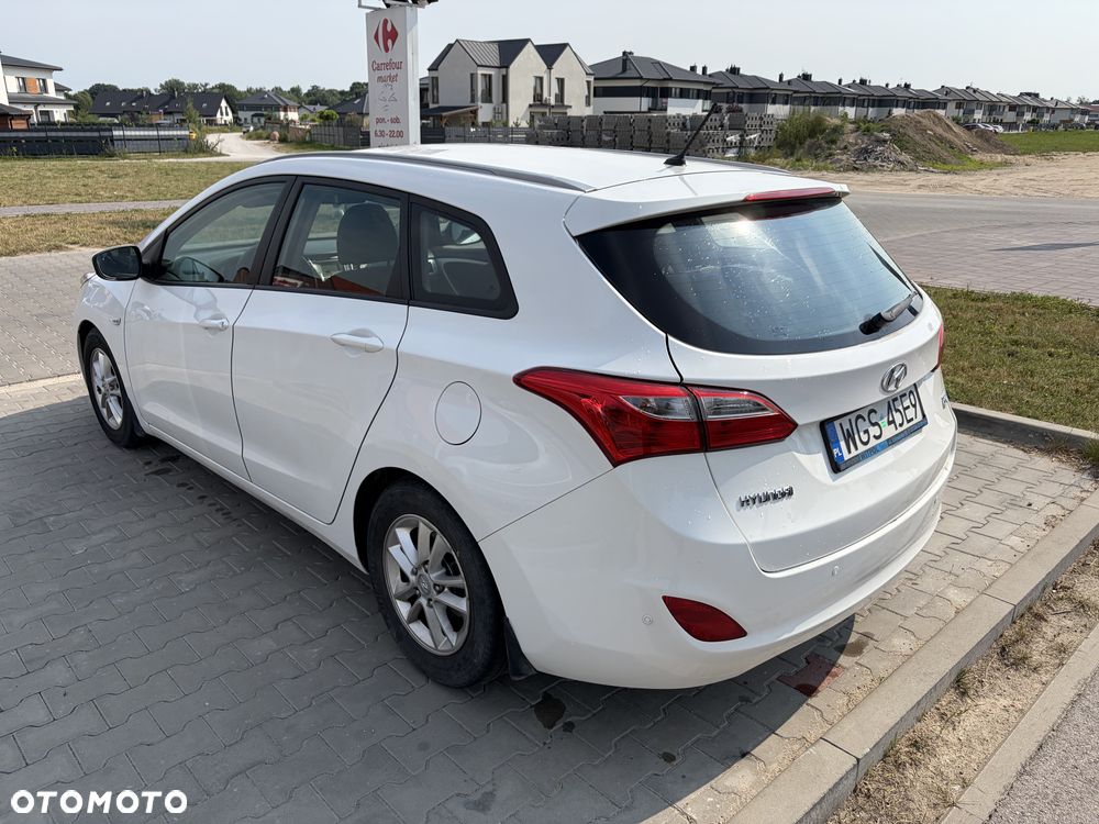 Hyundai i30 1.6 CRDi Classic + - 7