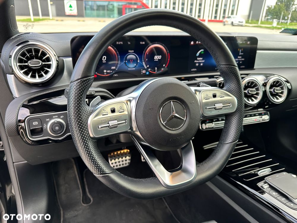 Mercedes-Benz Klasa A 180 AMG Line 7G-DCT - 7
