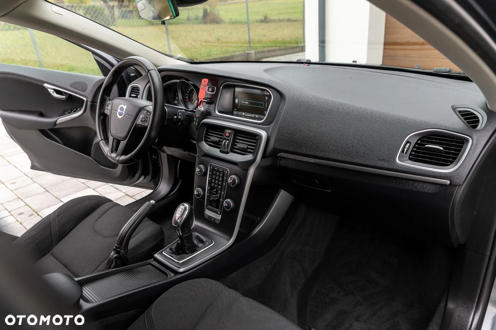 Volvo V40 D2 Kinetic - 25