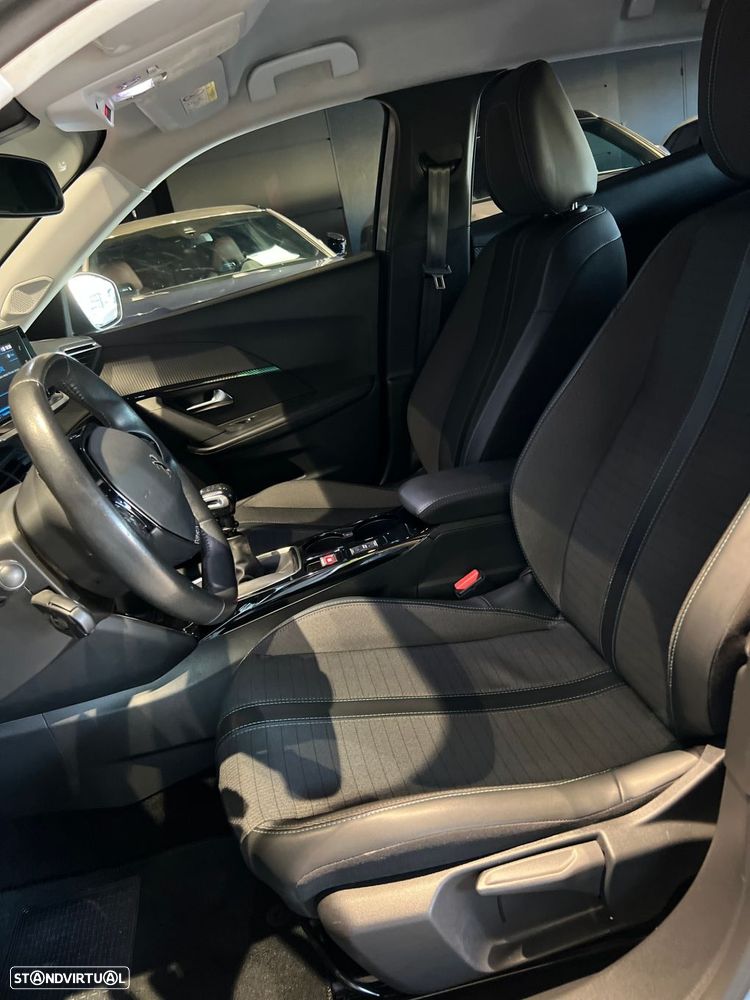 Peugeot 2008 1.2 Allure - 28