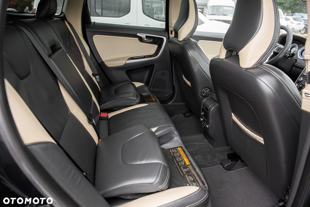 Volvo XC 60 D5 AWD RDesign - 28