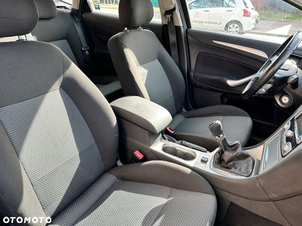 Ford Mondeo 2.0 Ghia - 18