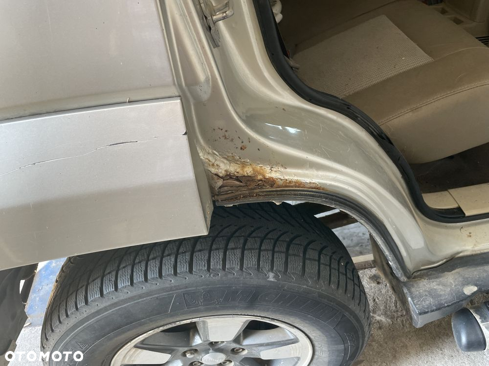 Jeep Liberty 3.7 4x4 - 12