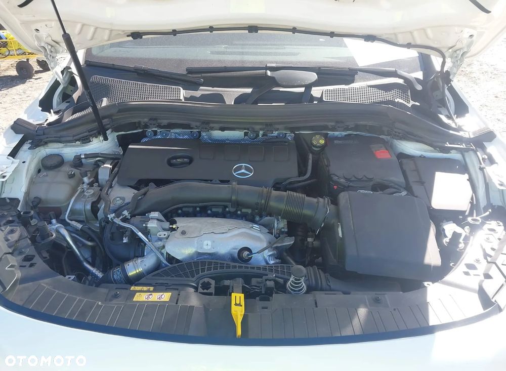 Mercedes-Benz GLA - 11