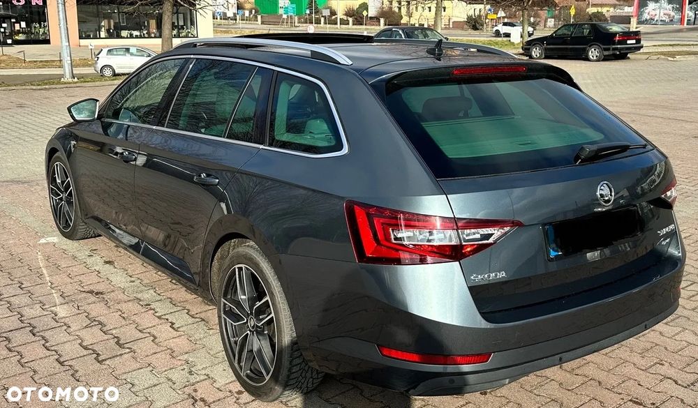 Skoda Superb 2.0 TDI 4x4 L&K DSG - 8