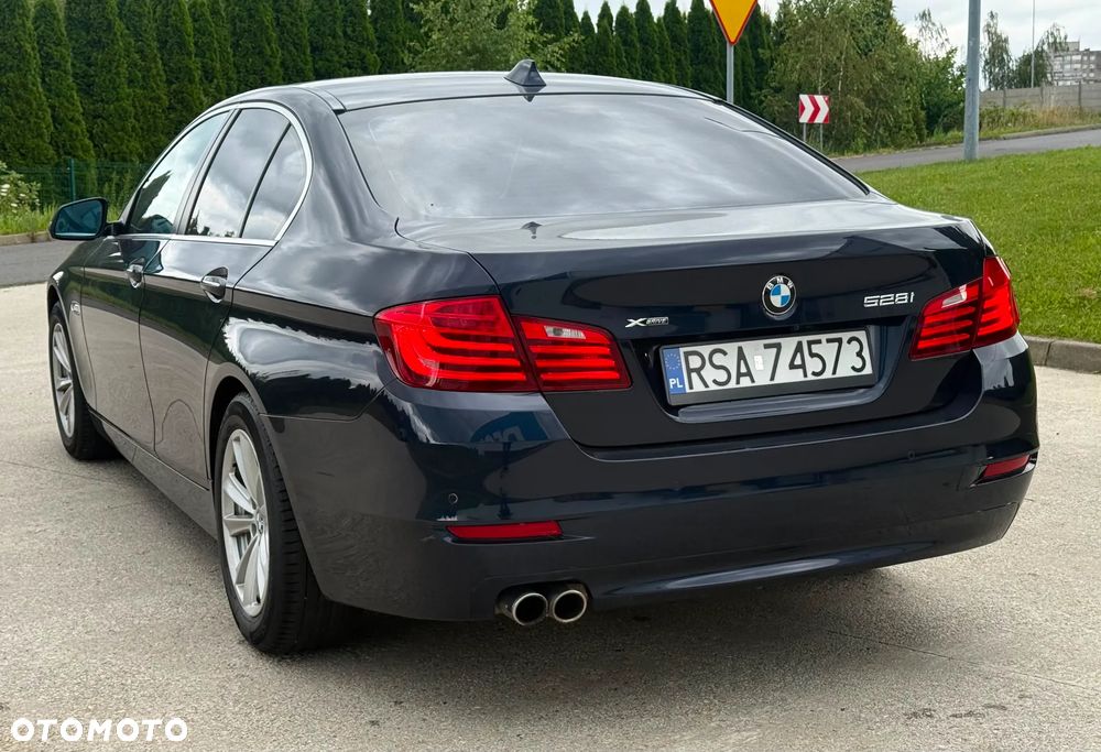 BMW Seria 5 528i xDrive Sport-Aut Luxury Line - 10