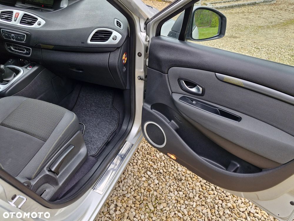 Renault Scenic 1.6 16V 110 Dynamique - 20