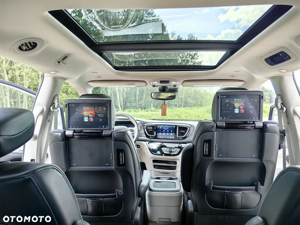 Chrysler Pacifica - 18