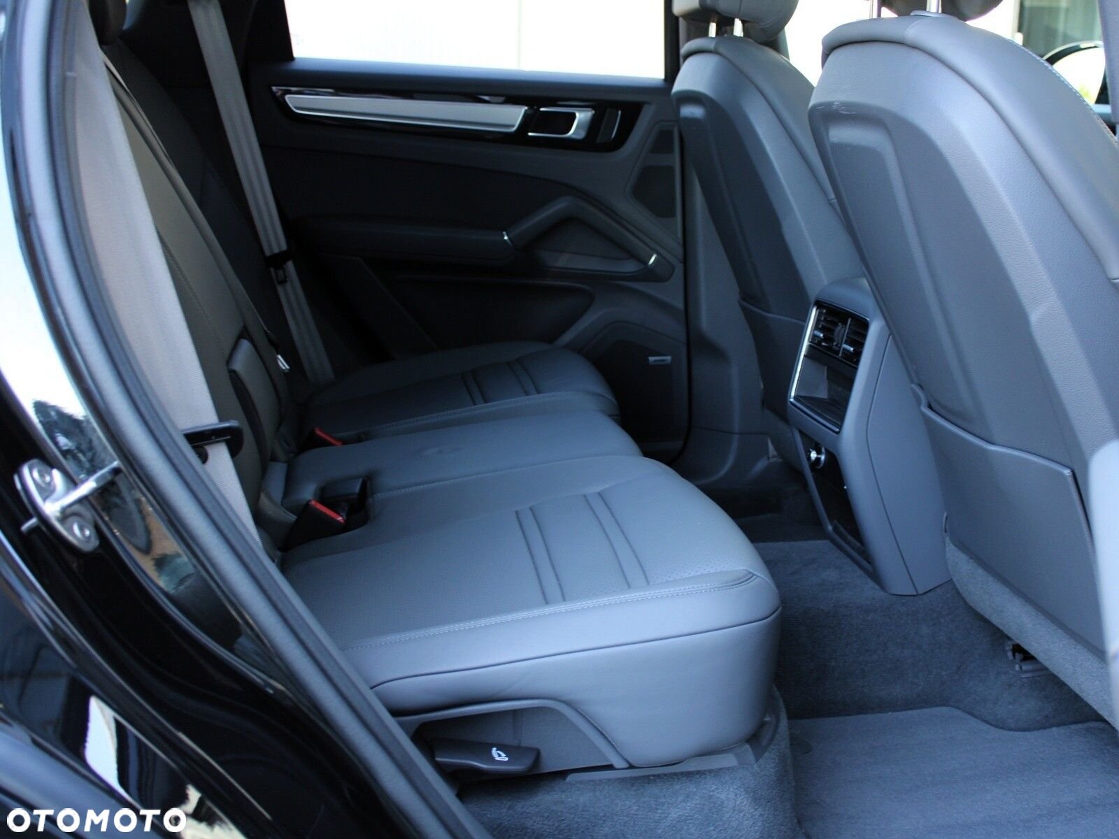 Porsche Cayenne Platinum Edition - 17