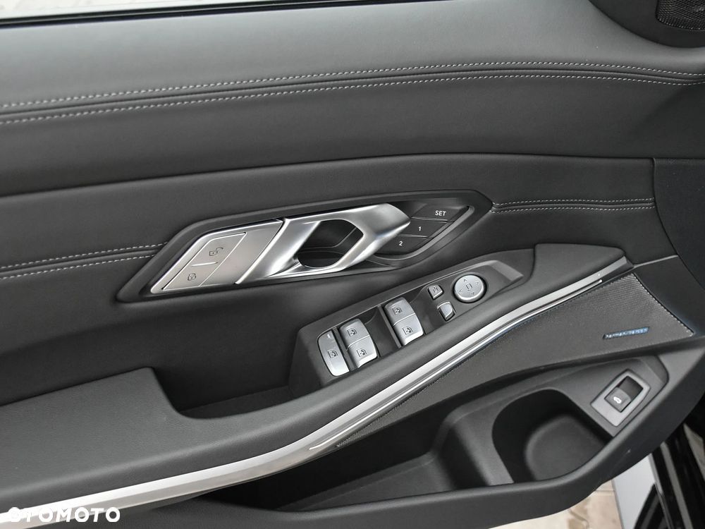 BMW M3 Competition xDrive sport - 24