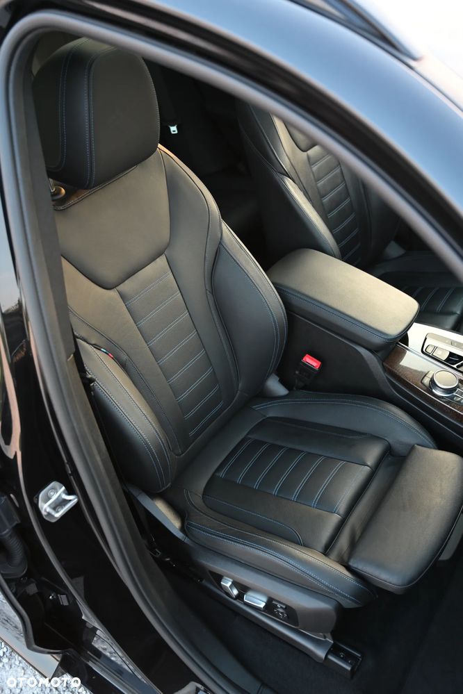 BMW X3 xM40i mHEV - 16