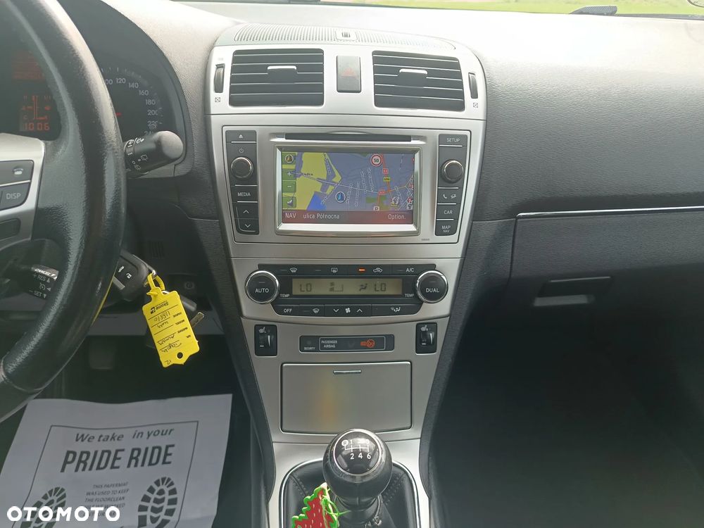 Toyota Avensis 1.8 Luna - 10