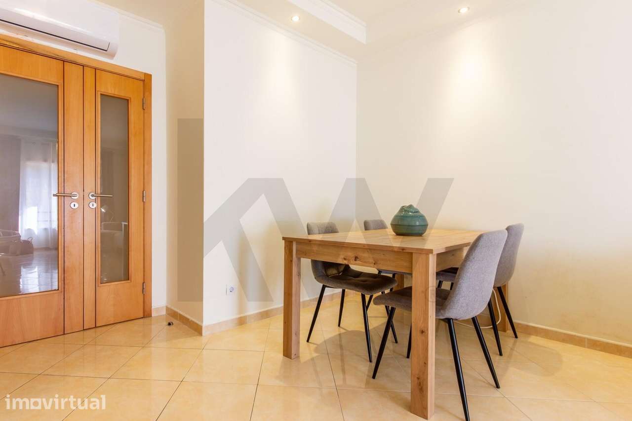 Apartamento T2 com Varanda e Estacionamento | Torre da Marinha | Seixa - Grande imagem: 3/22