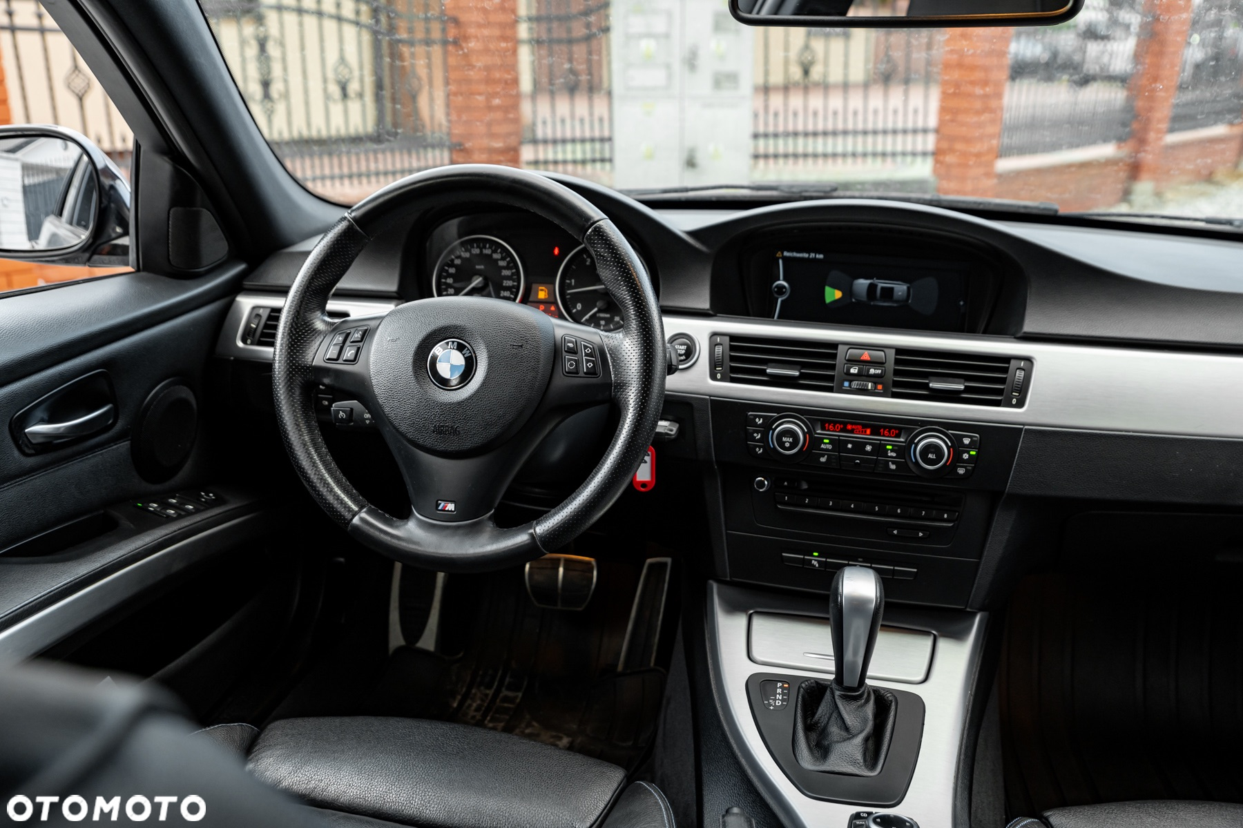BMW Seria 3 330d xDrive DPF Touring Edition Sport - 28