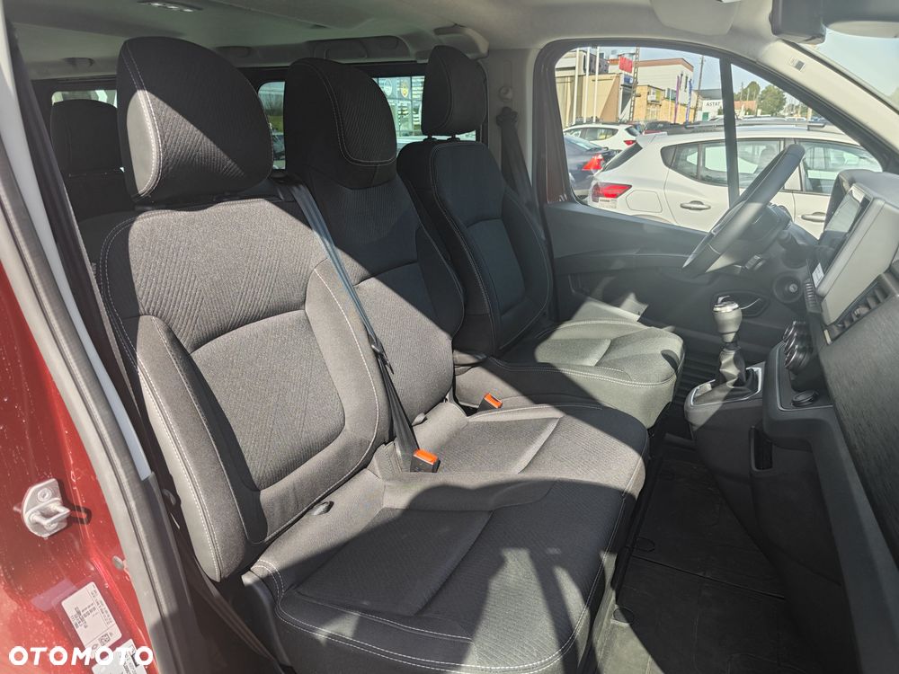 Renault Trafic Grand 2.0 dCi - 11