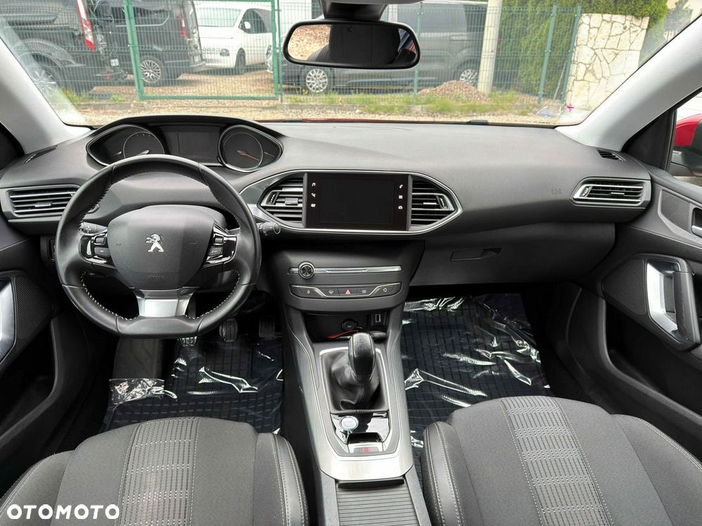 Peugeot 308 1.2 PureTech GPF Allure S&S - 10