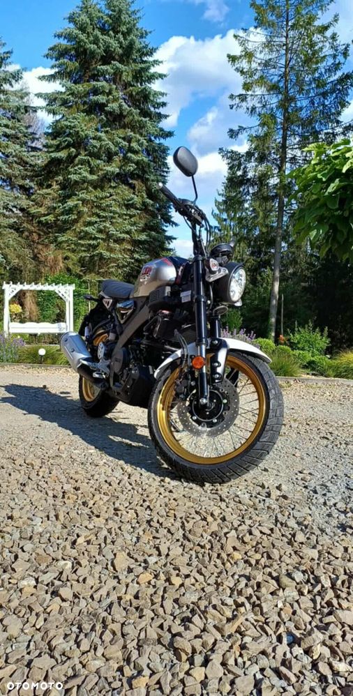 Yamaha XSR - 4