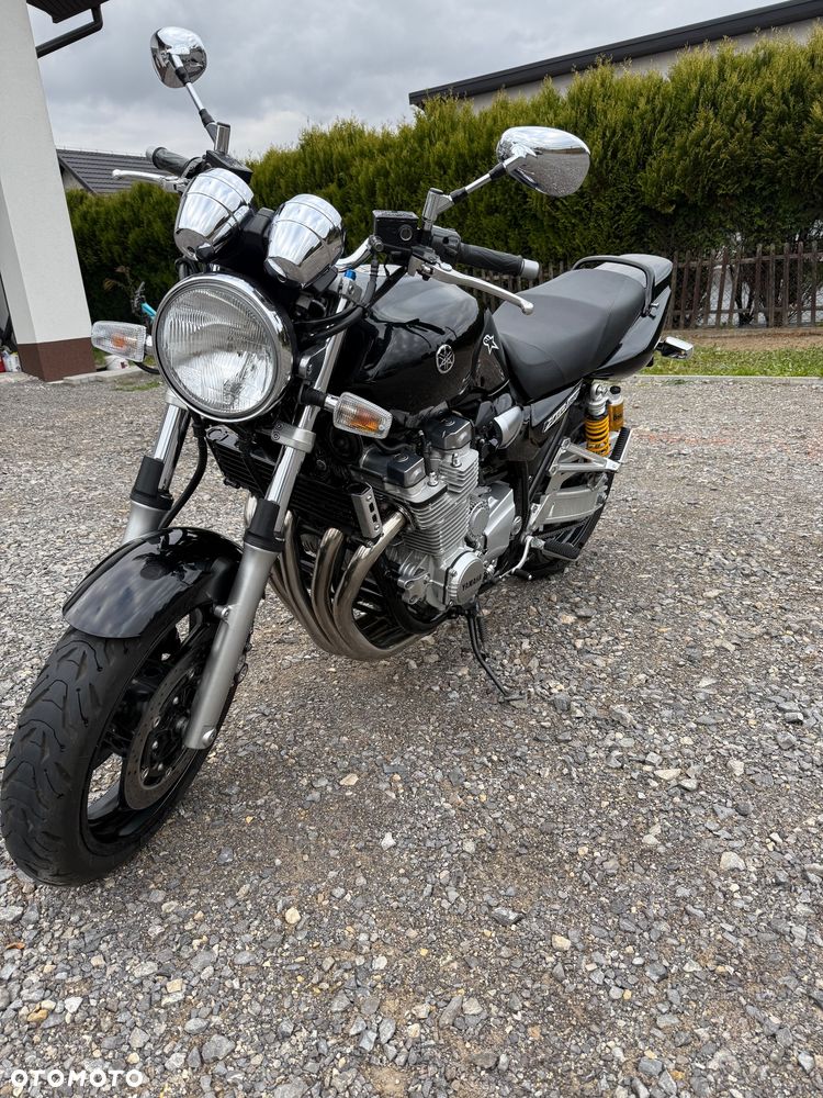 Yamaha XJR - 1