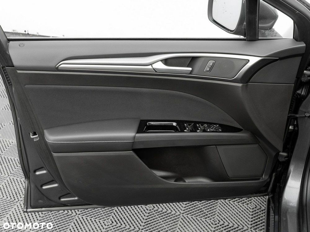 Ford Mondeo - 12