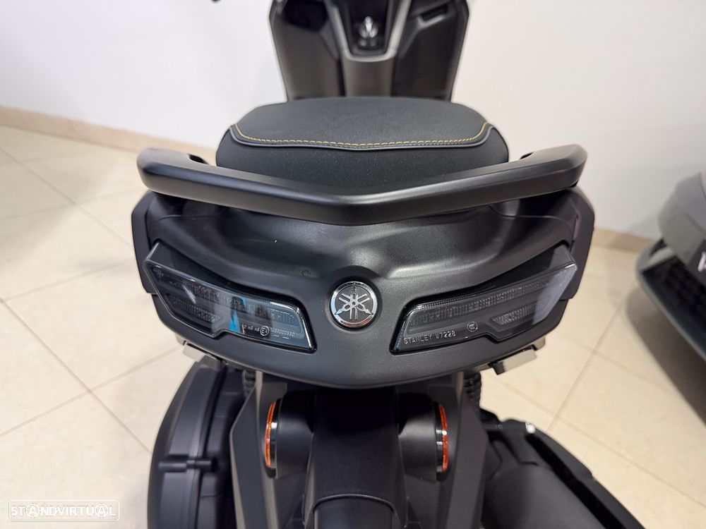 Yamaha NMAX TECH MAX - 6