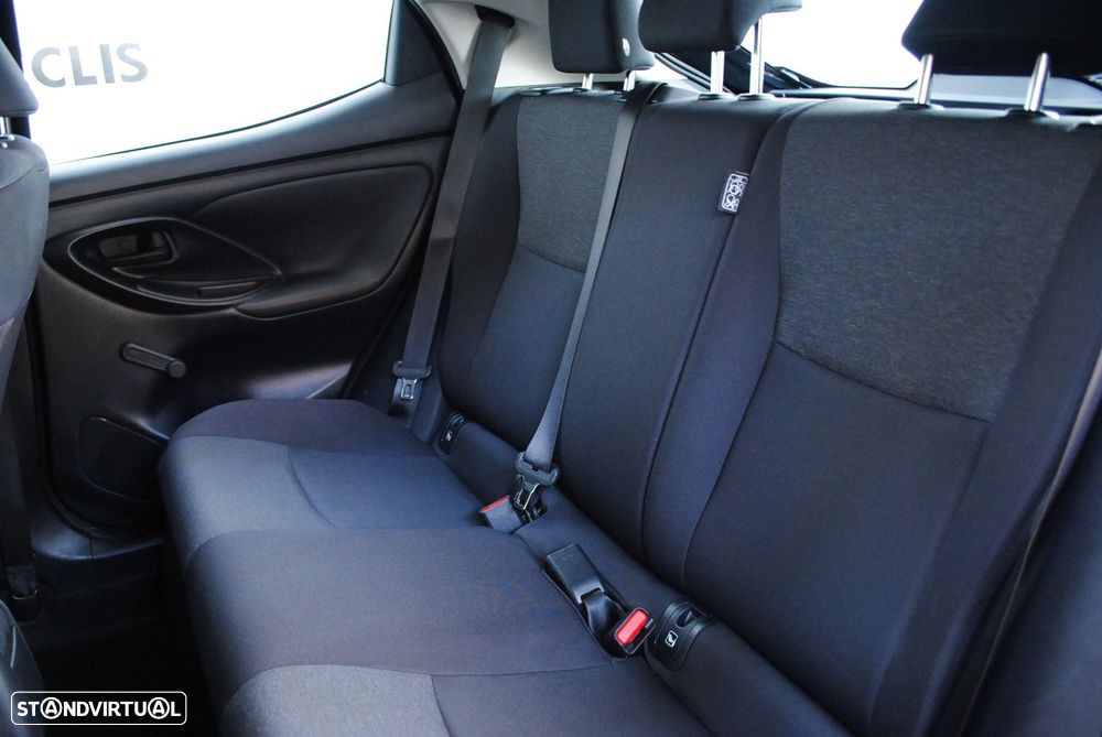 Toyota Yaris Cross 1.5 HDF Comfort Plus - 23
