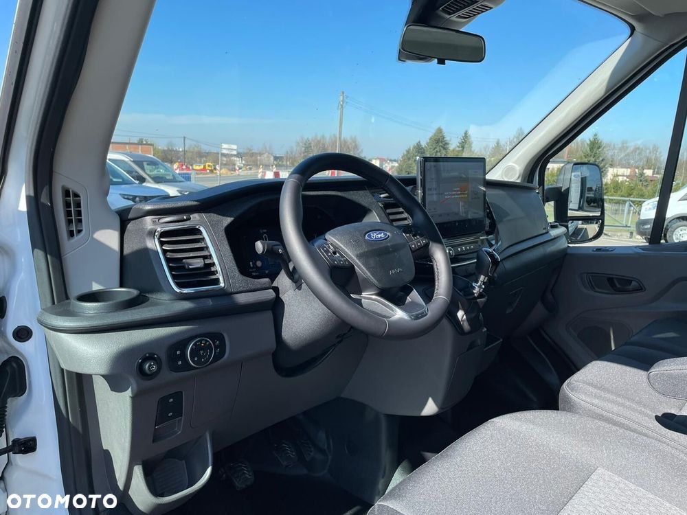 Ford transit Ford Transit DCAB RWD 2.0l Ecoblue 130 KM M6 - 17
