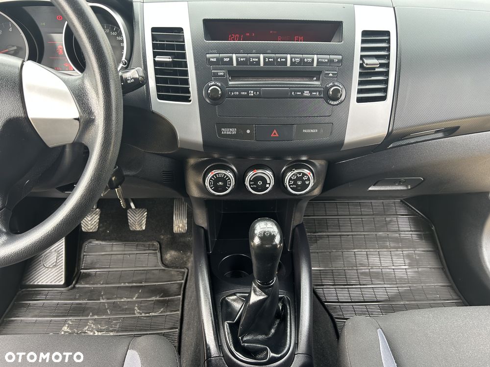 Mitsubishi Outlander 2.0 Intense + 2WD EU5 - 8