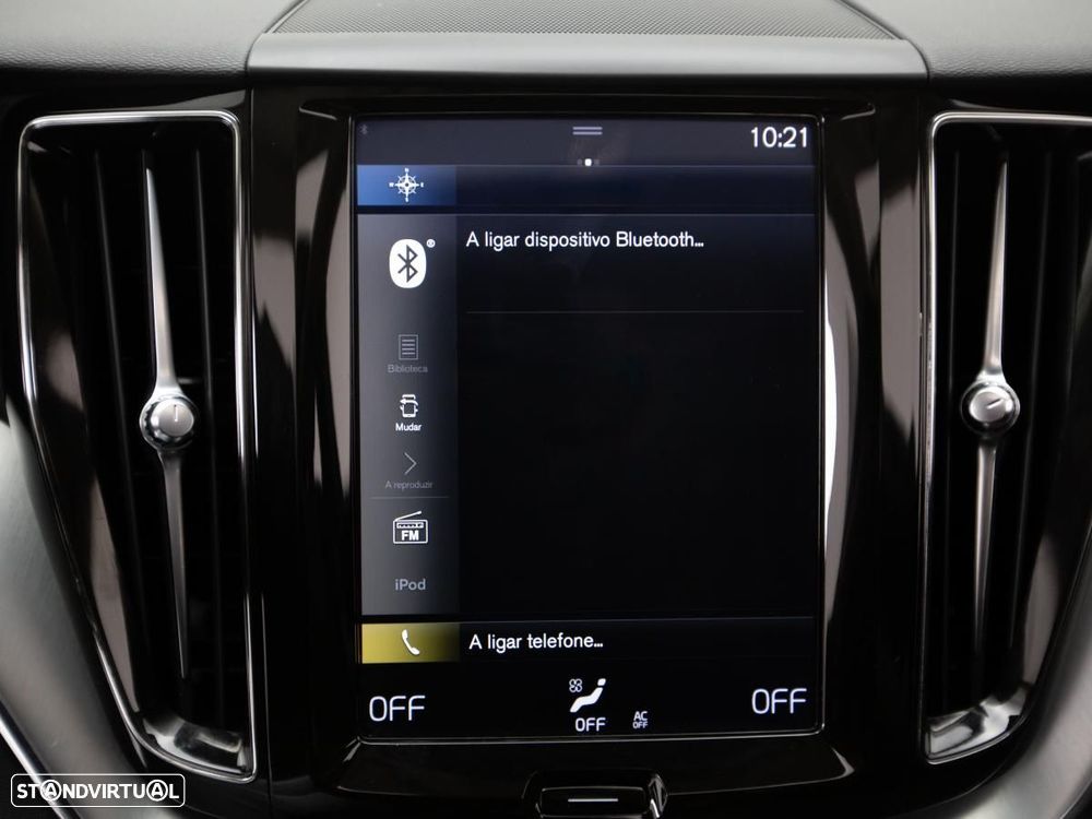 Volvo XC 60 2.0 T6 PHEV R-Design AWD - 26