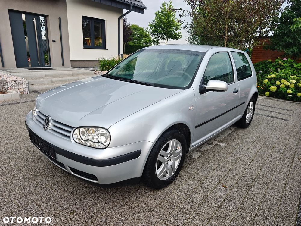 Volkswagen Golf - 2