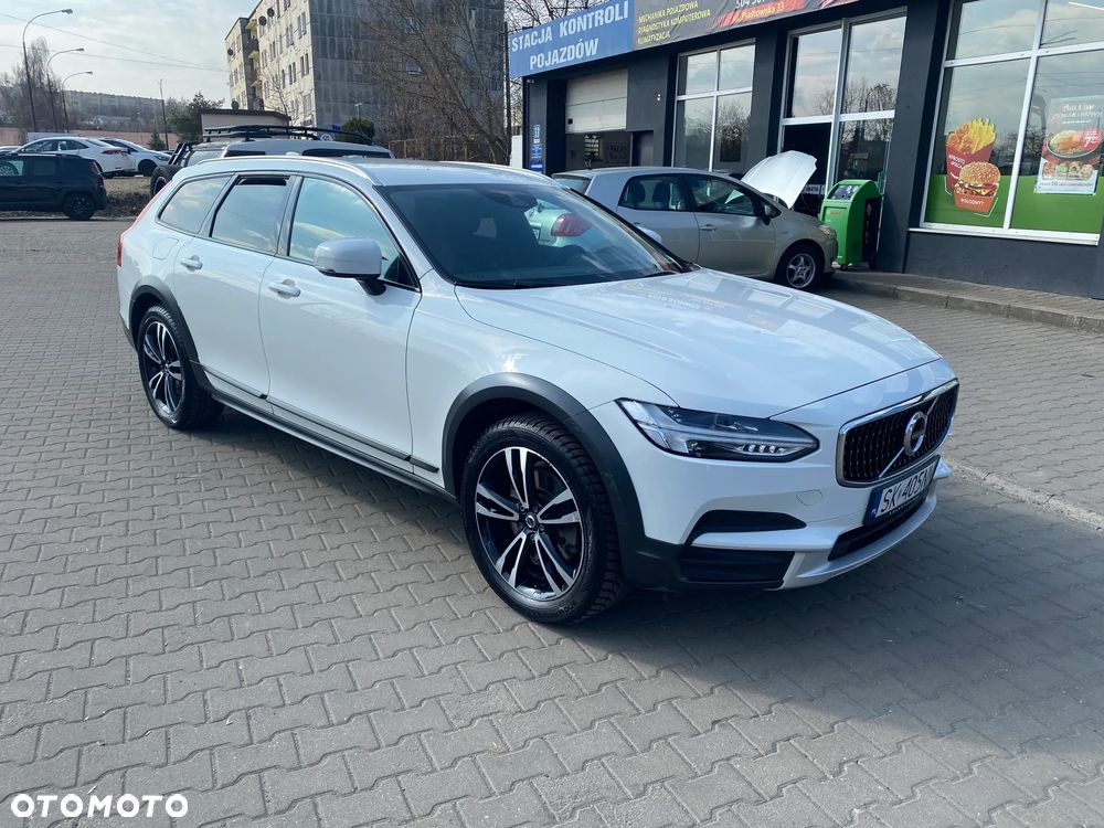 Volvo V90 D5 AWD Momentum - 4