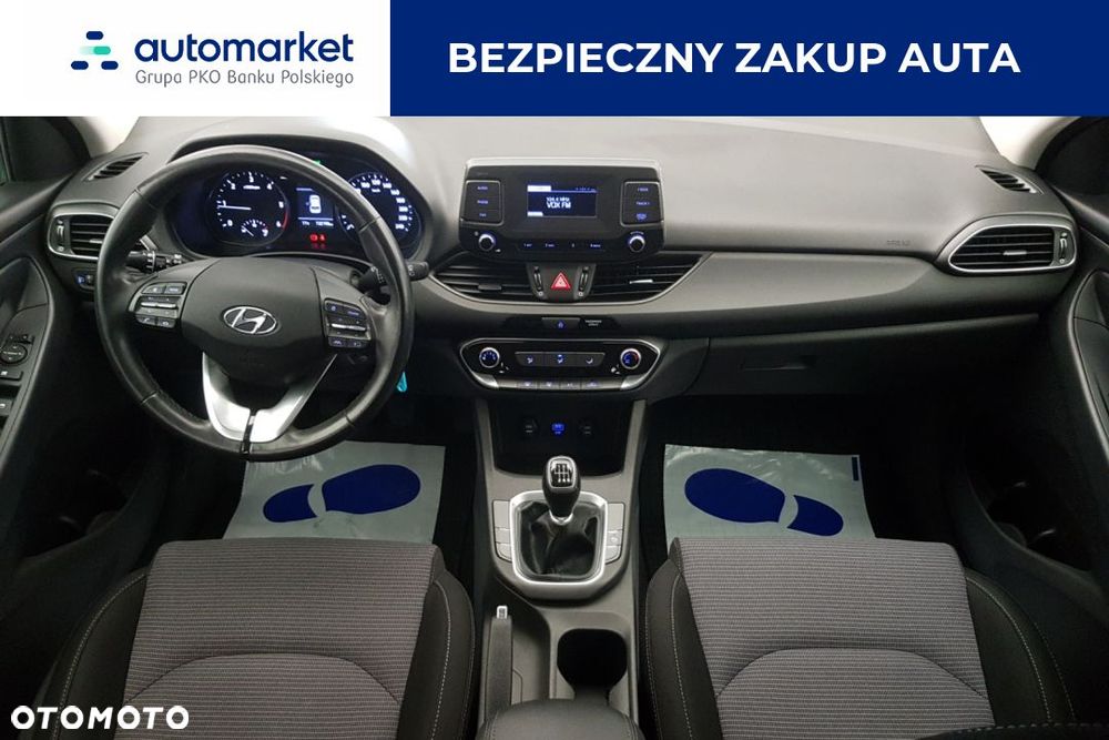 Hyundai i30 1.6 D Classic + - 9